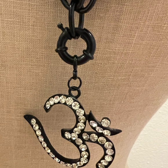 Multiple Black Chain Necklace with Removable Crystal Charm - Picture 5 of 6